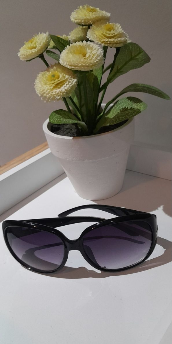 Lentes de sol negro estilo europeo